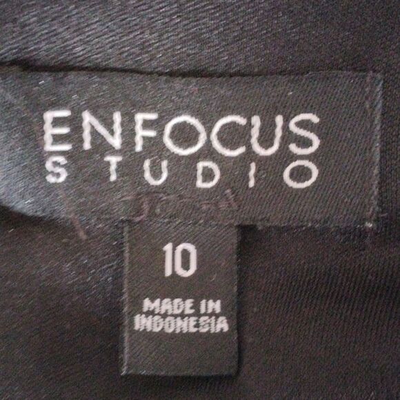 En Focus Studio Dress - Picture 8 of 11